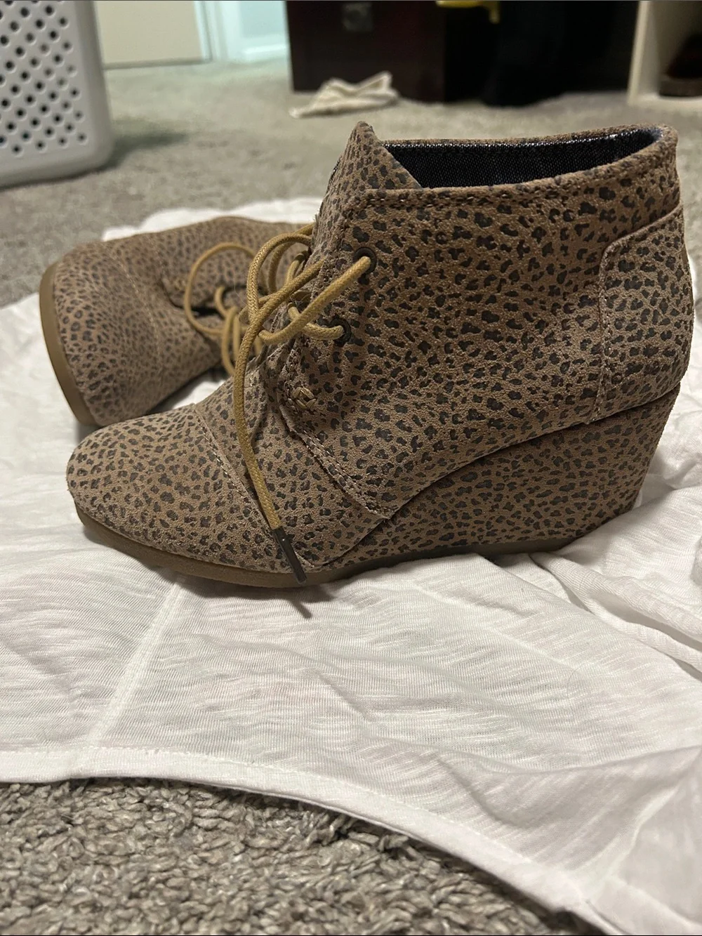 Toms wedge booties